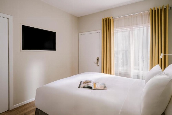 Beverly Terrace powered by Sonder image 9